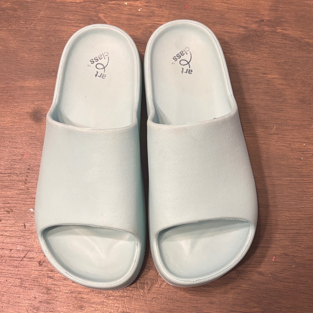Art Class Light Blue Platform Slides